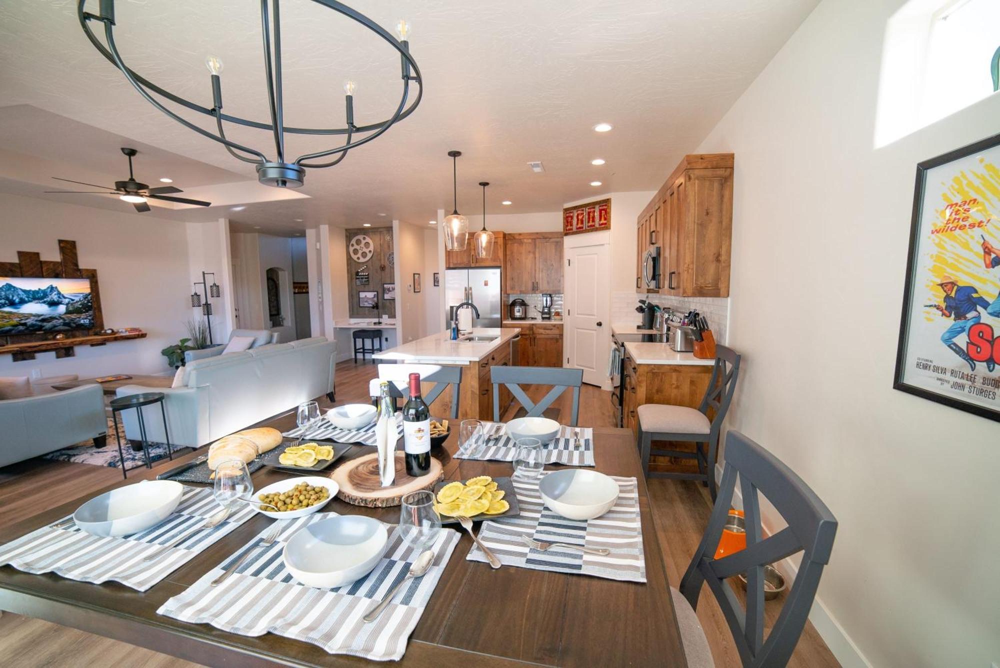 Hollywood Hangout - New West Properties Kanab Exteriör bild